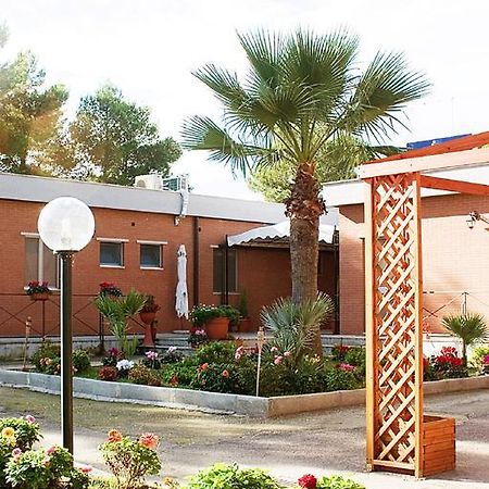 ليزينا Albergo L'Approdo المظهر الخارجي الصورة