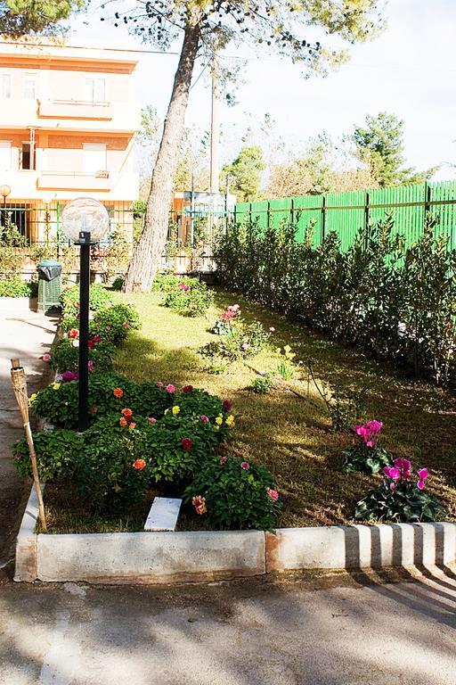 ليزينا Albergo L'Approdo المظهر الخارجي الصورة