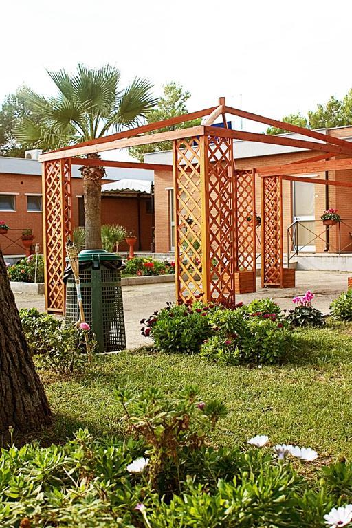 ليزينا Albergo L'Approdo المظهر الخارجي الصورة
