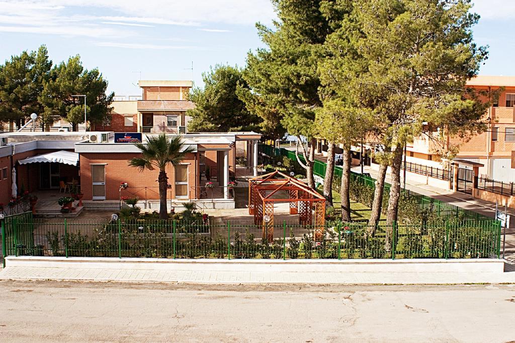 ليزينا Albergo L'Approdo المظهر الخارجي الصورة