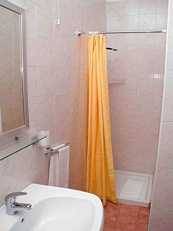 ليزينا Albergo L'Approdo المظهر الخارجي الصورة