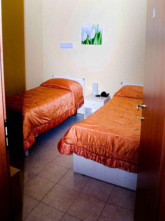 ليزينا Albergo L'Approdo المظهر الخارجي الصورة