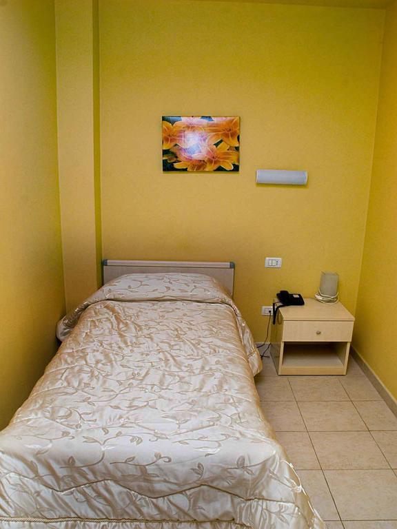 ليزينا Albergo L'Approdo المظهر الخارجي الصورة