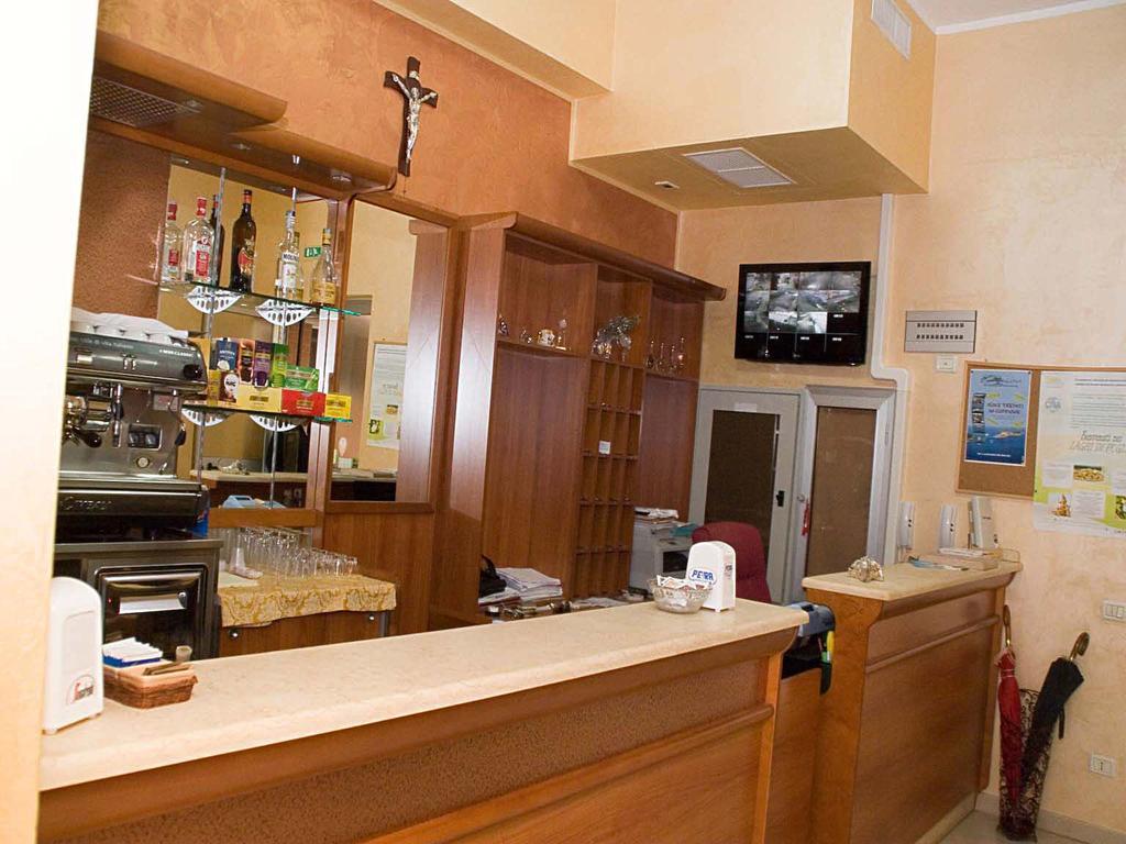 ليزينا Albergo L'Approdo المظهر الخارجي الصورة