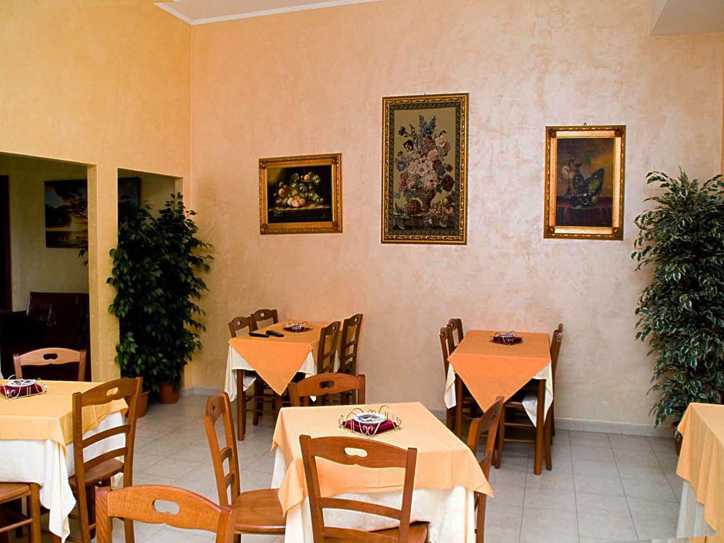ليزينا Albergo L'Approdo المظهر الخارجي الصورة